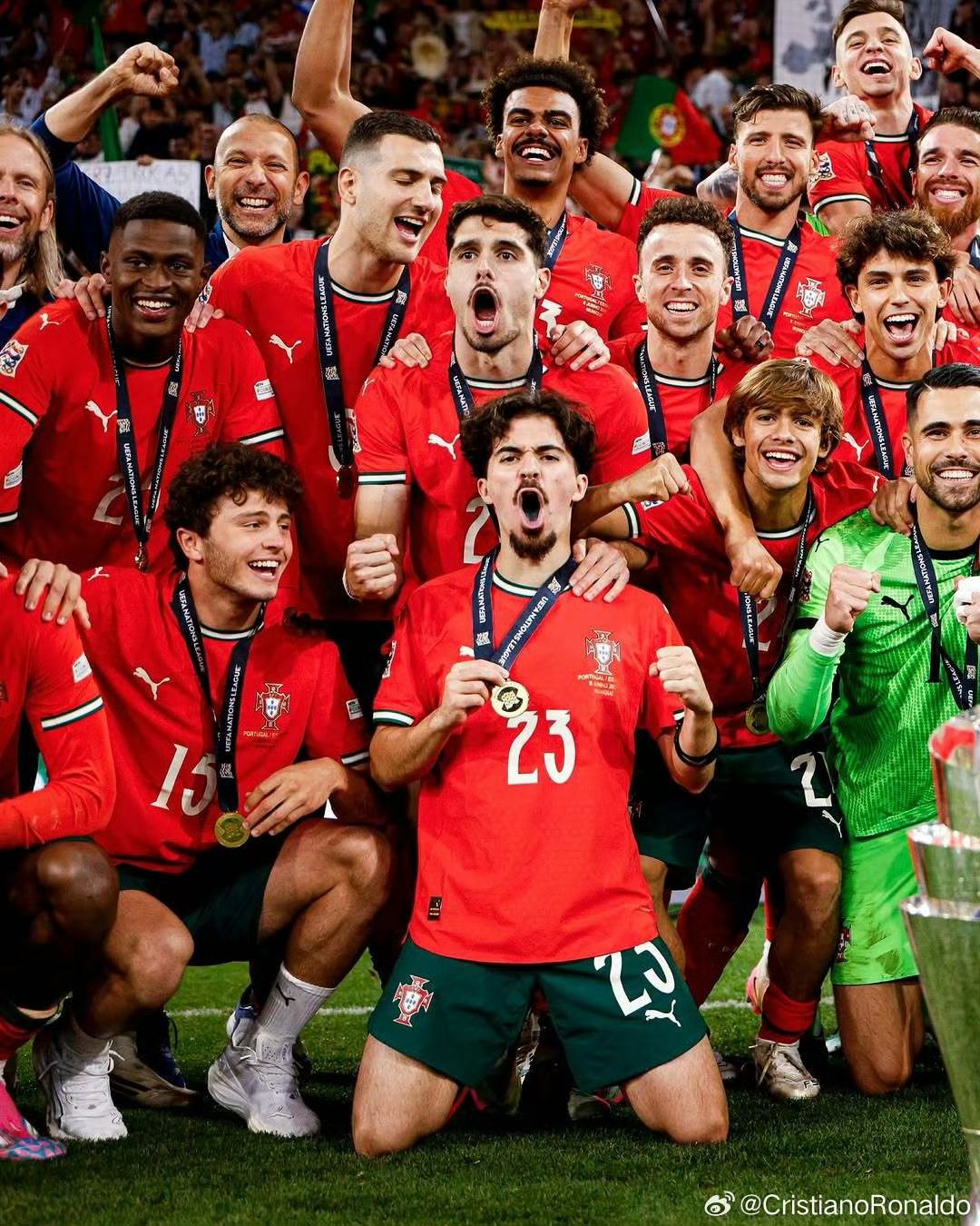 包含顶级欧洲国家队大战，胜负难料的词条