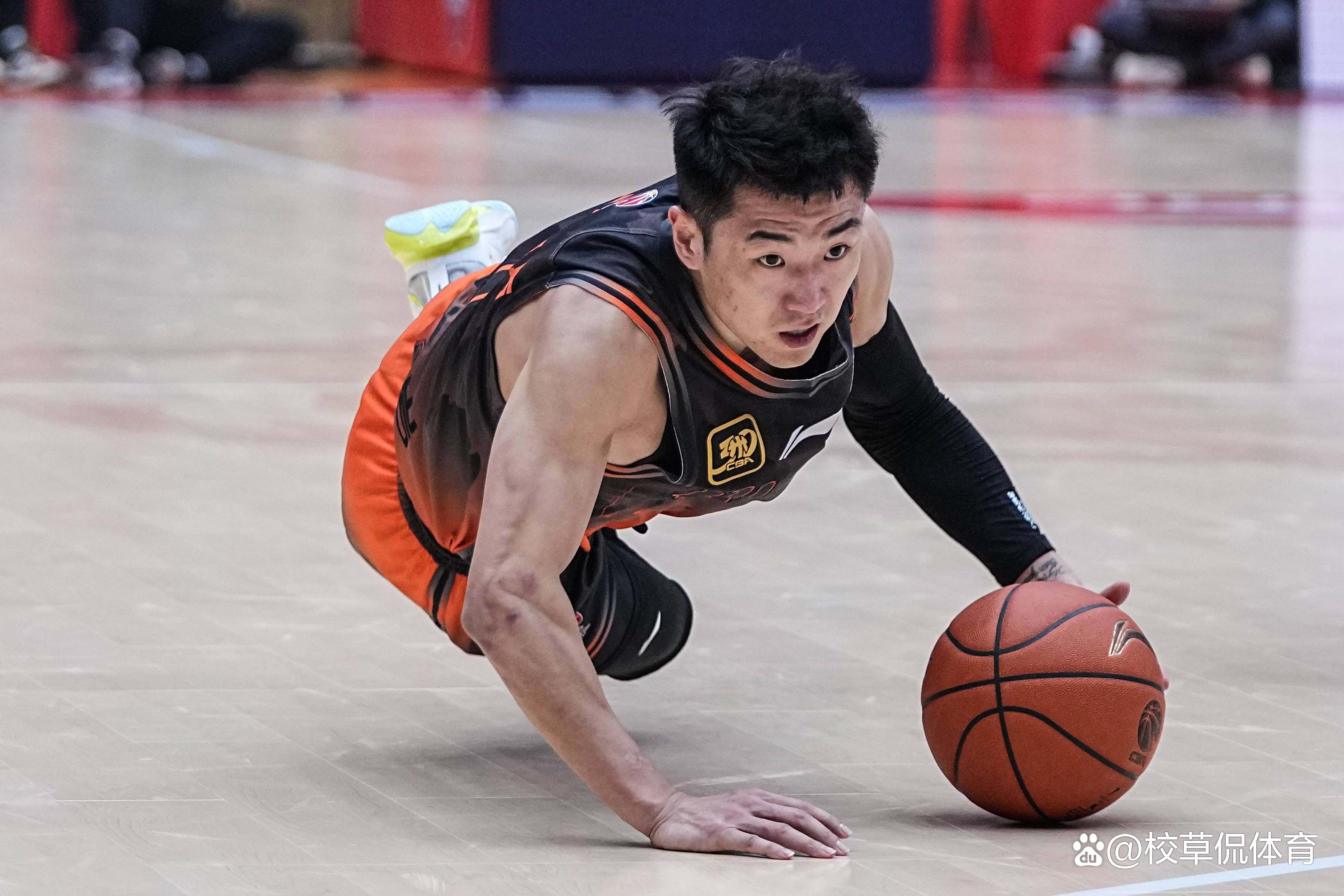 关于江苏男篮客场大胜河北队，实力展现无懈可击的信息