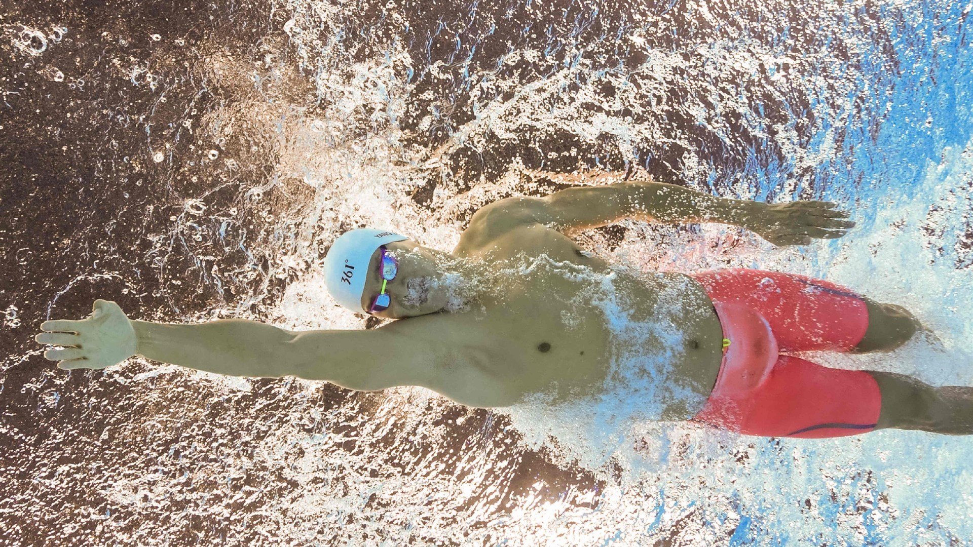 跨界主宰，从NBA绝地翻盘到F1街道赛的约基奇式接管